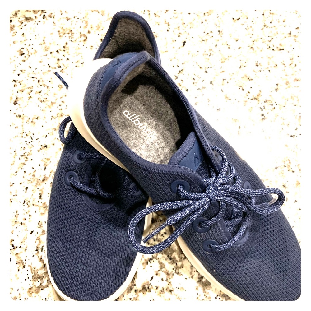 Allbird tennis shoes